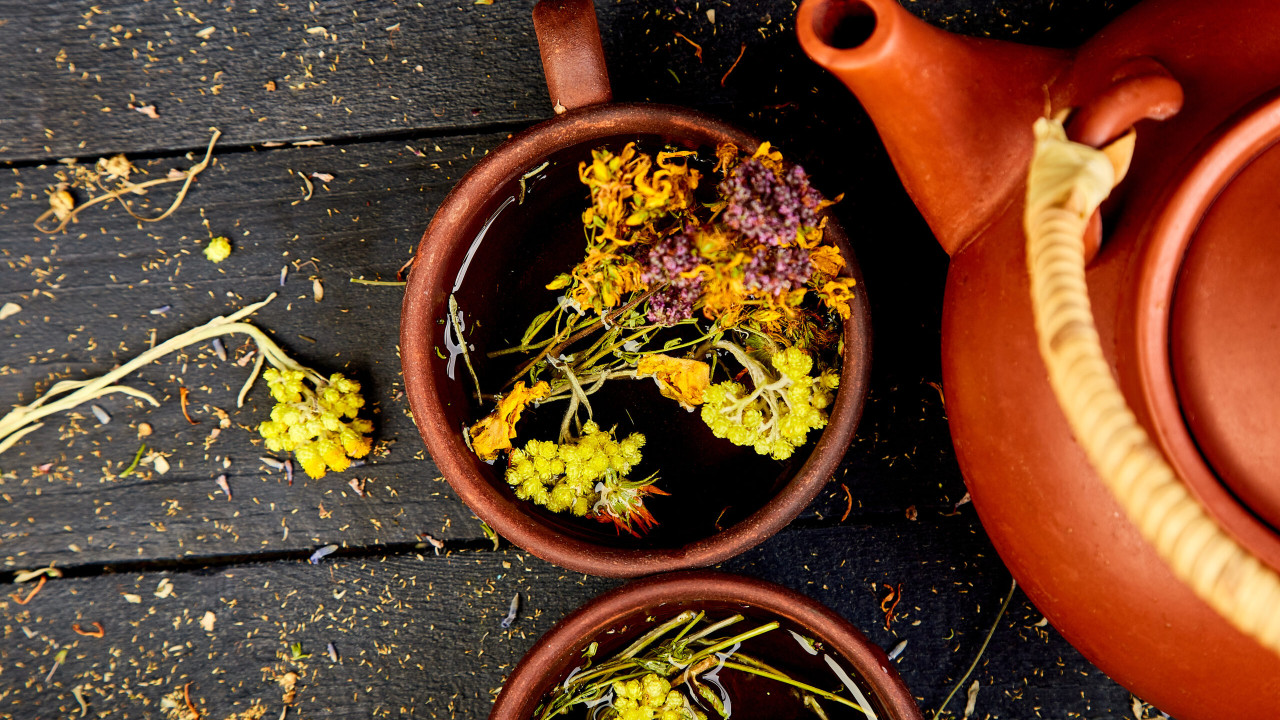 Jakie kwiaty można parzyć na ziołową herbatę?