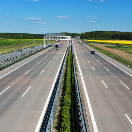 Trzy pasy na autostradzie. Którym jechać?