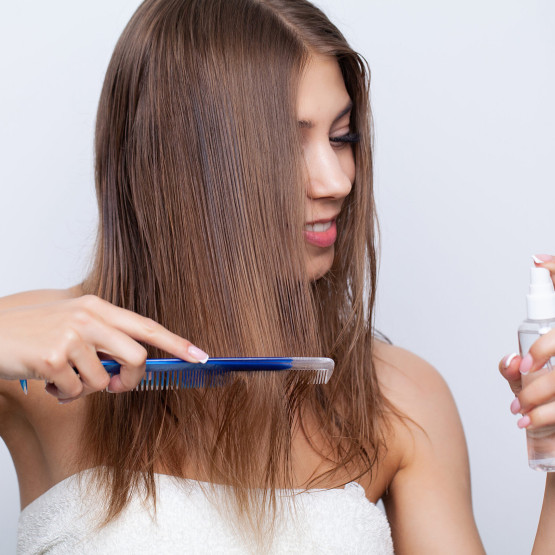 Jak prawidłowo olejować włosy? Poradnik krok po kroku