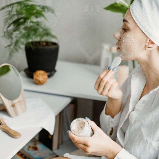 Jak usunąć wągry? Łatwe sposoby na zaskórniki